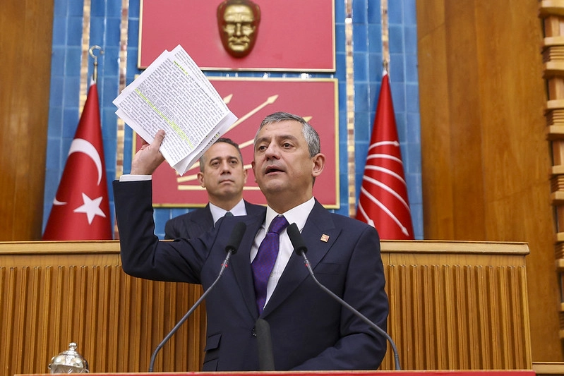 Özgür Özel: Kıbrıs, Türkiye’nin arka bahçesi değil! Ümit Dikbayır CHP’ye katıldı Özgür Özel: Kıbrıs, Türkiye’nin arka bahçesi değil! Ümit Dikbayır CHP’ye katıldı