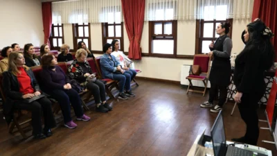 Bursa’da kadınlar şiddet türlerini Osmangazi’de öğrendi