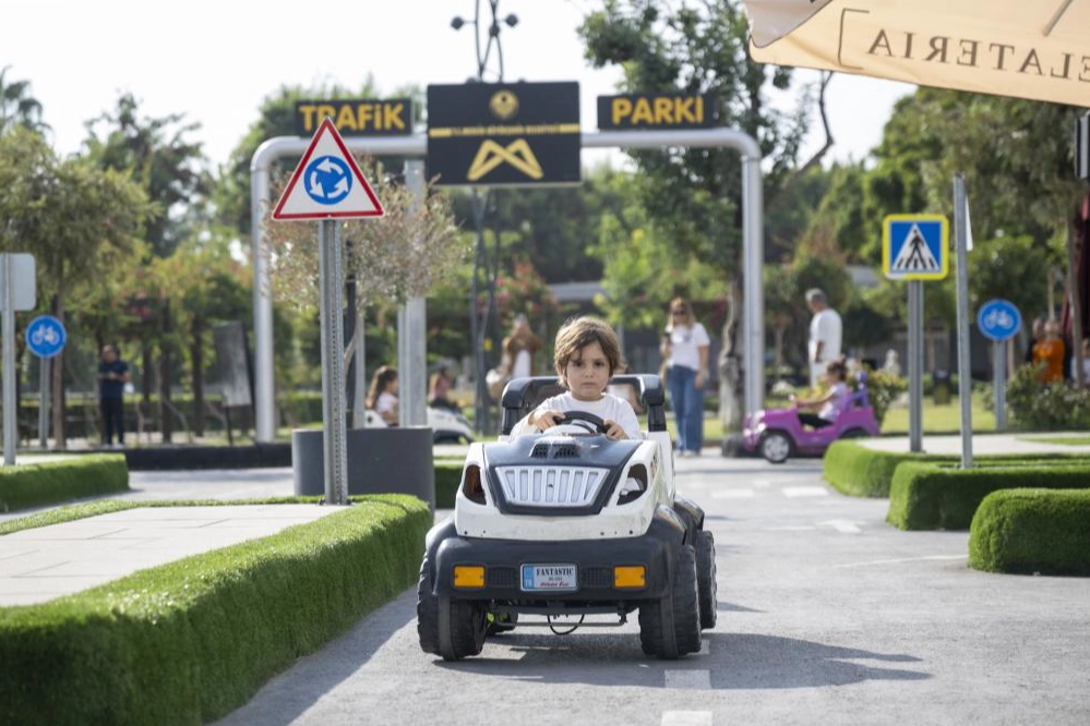 Çocuklar Trafik Parkı’na akın etti Mersin...