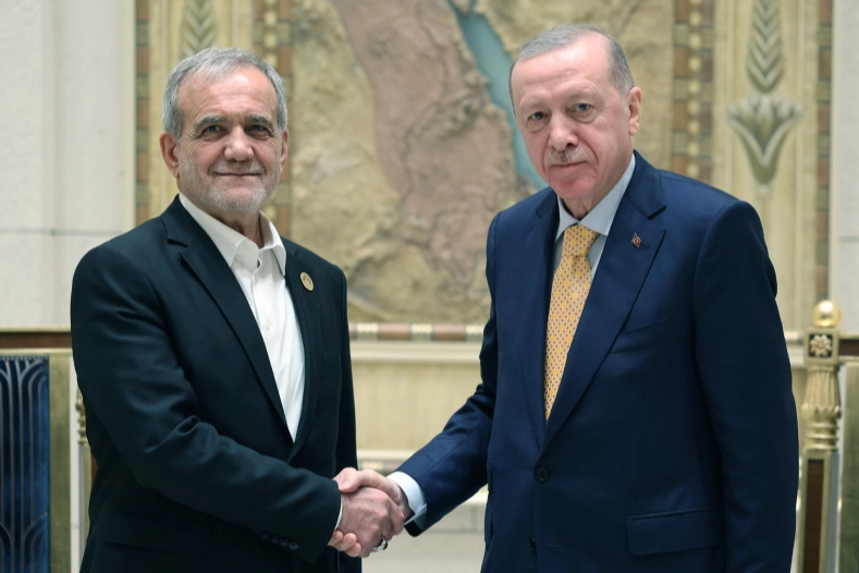 Cumhurbaşkanı Erdoğan, İranlı mevkidaşıyla görüştü